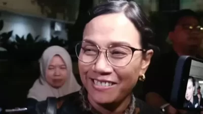 Diisukan Mundur dari Kabinet Merah Putih, Sri Mulyani Hanya Tersenyum