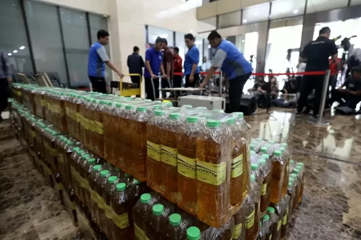 Prabowo Marah MinyaKita Disunat Tak Sesuai Takaran